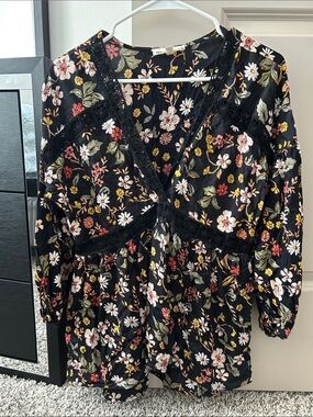 Floral Lace-Trim Black V-Neck Tunic